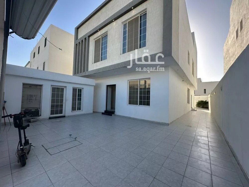 8 bedroom villa in As Sawari 3