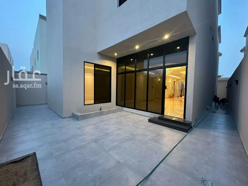 9 bedroom villa in Al Shiraa 4