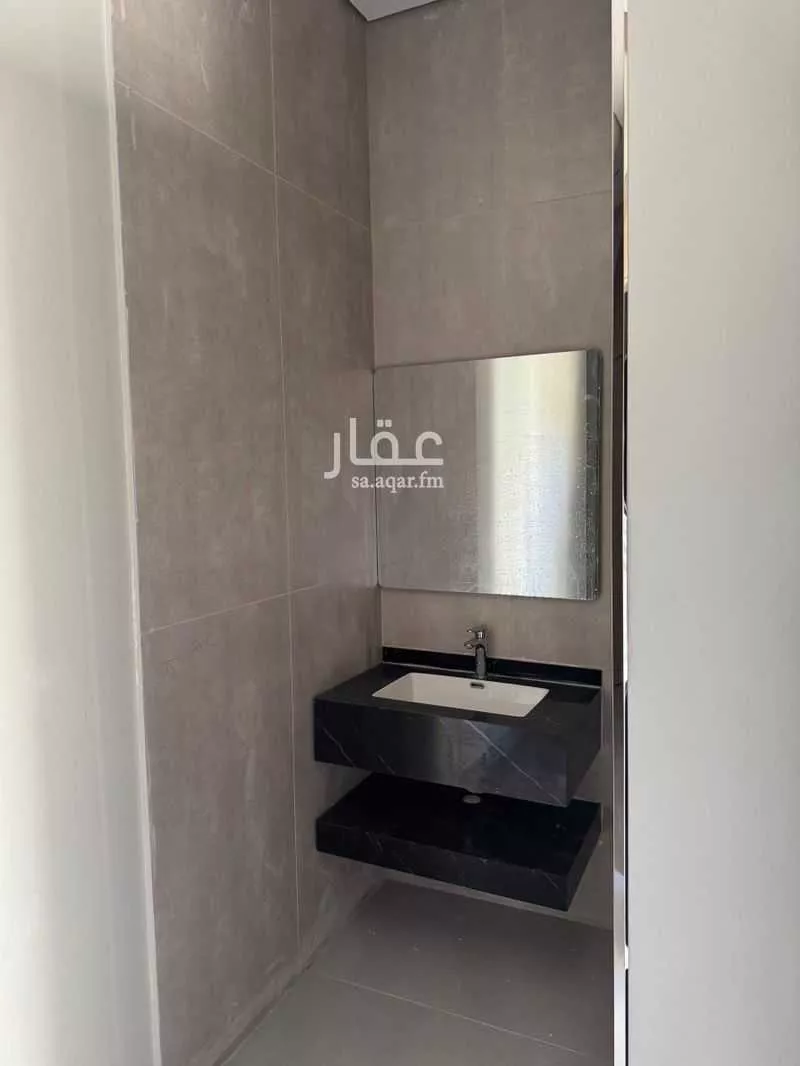 6 bedroom floor in Abu Markha 1
