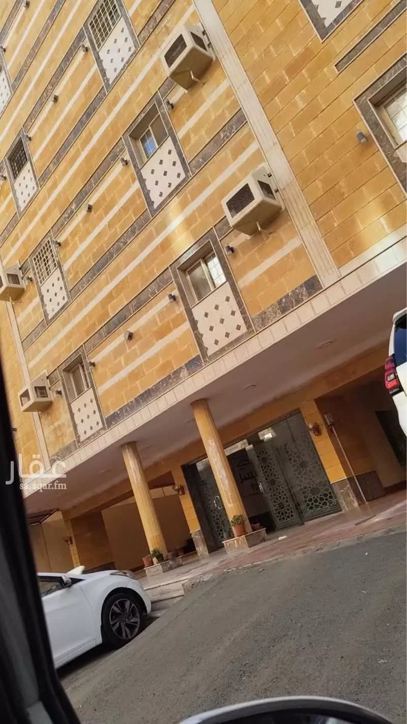 5 bedroom apartment in Muraykh 1