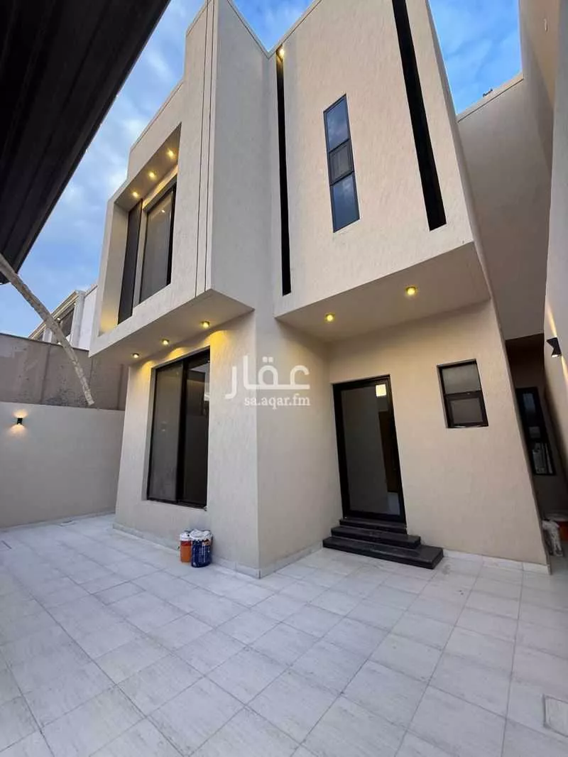 5 bedroom villa in Dahiat King Fahd 1