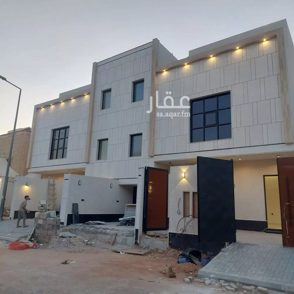 5 bedroom floor in Al Munsiyah 3