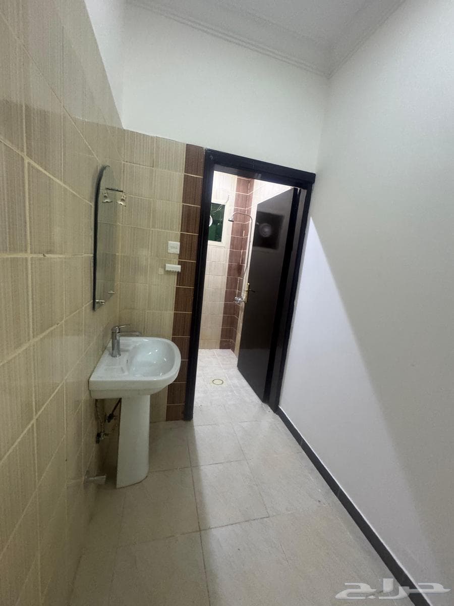 3 bedroom apartment in Al Rimal 8