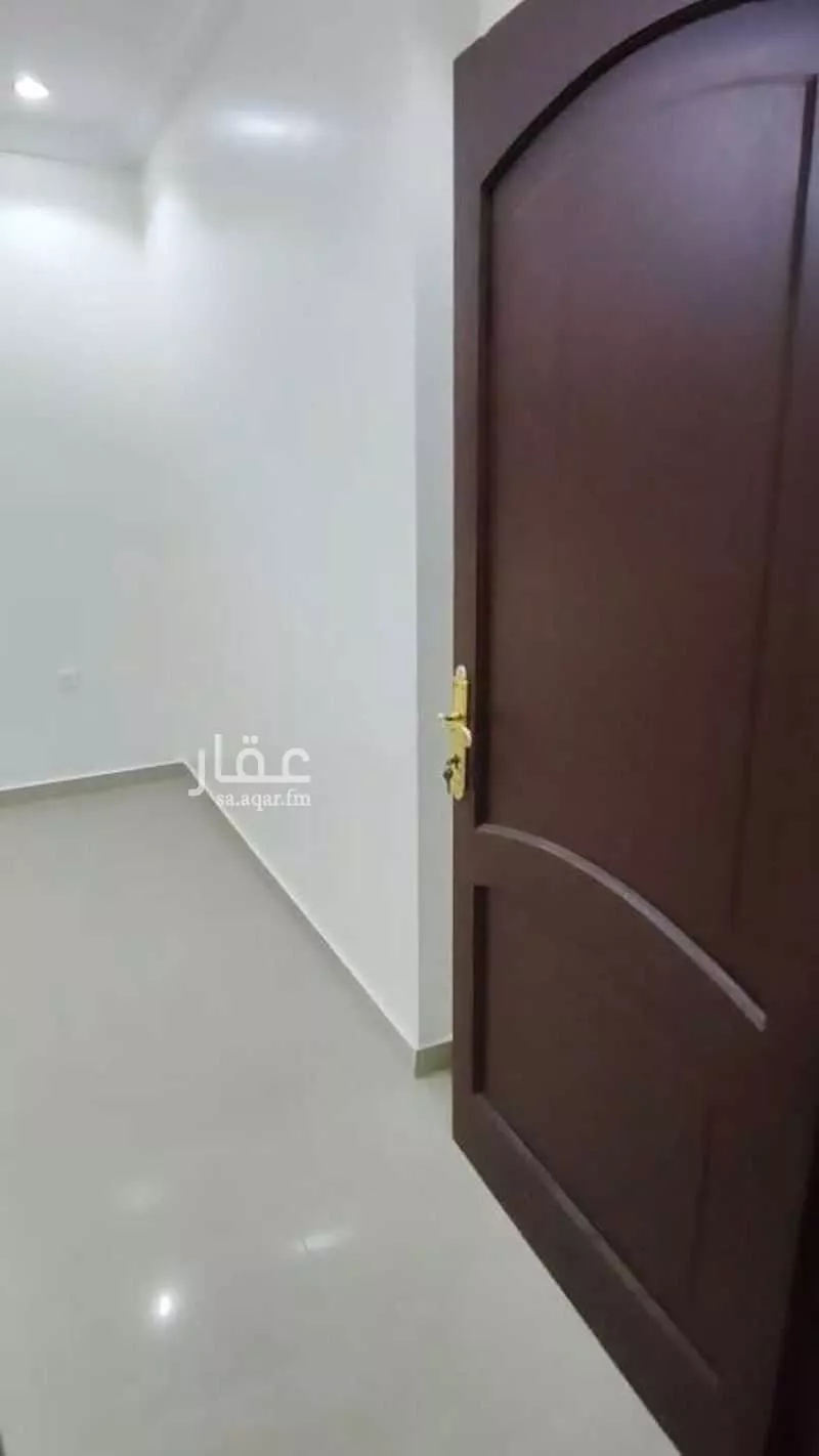3 bedroom apartment in Mishrifah 6