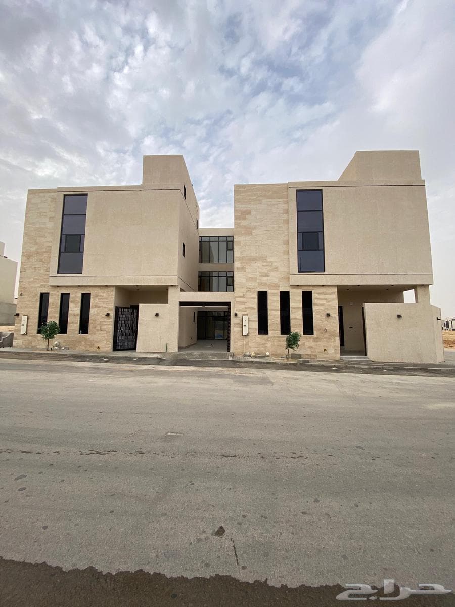 5 bedroom villa in Al Mahdiyyah 1