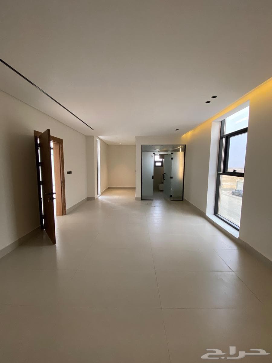 5 bedroom villa in Al Mahdiyyah 4