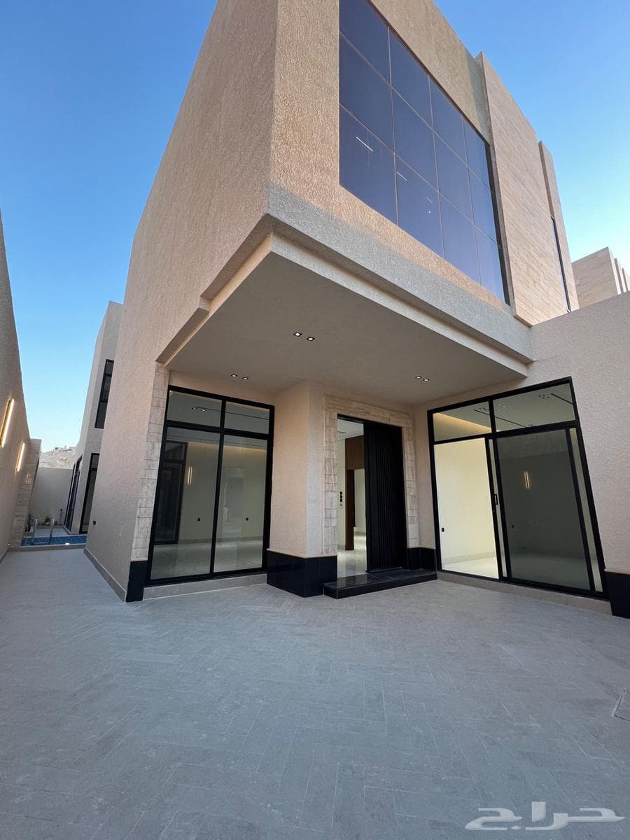 6 bedroom villa in Al Narjis 2