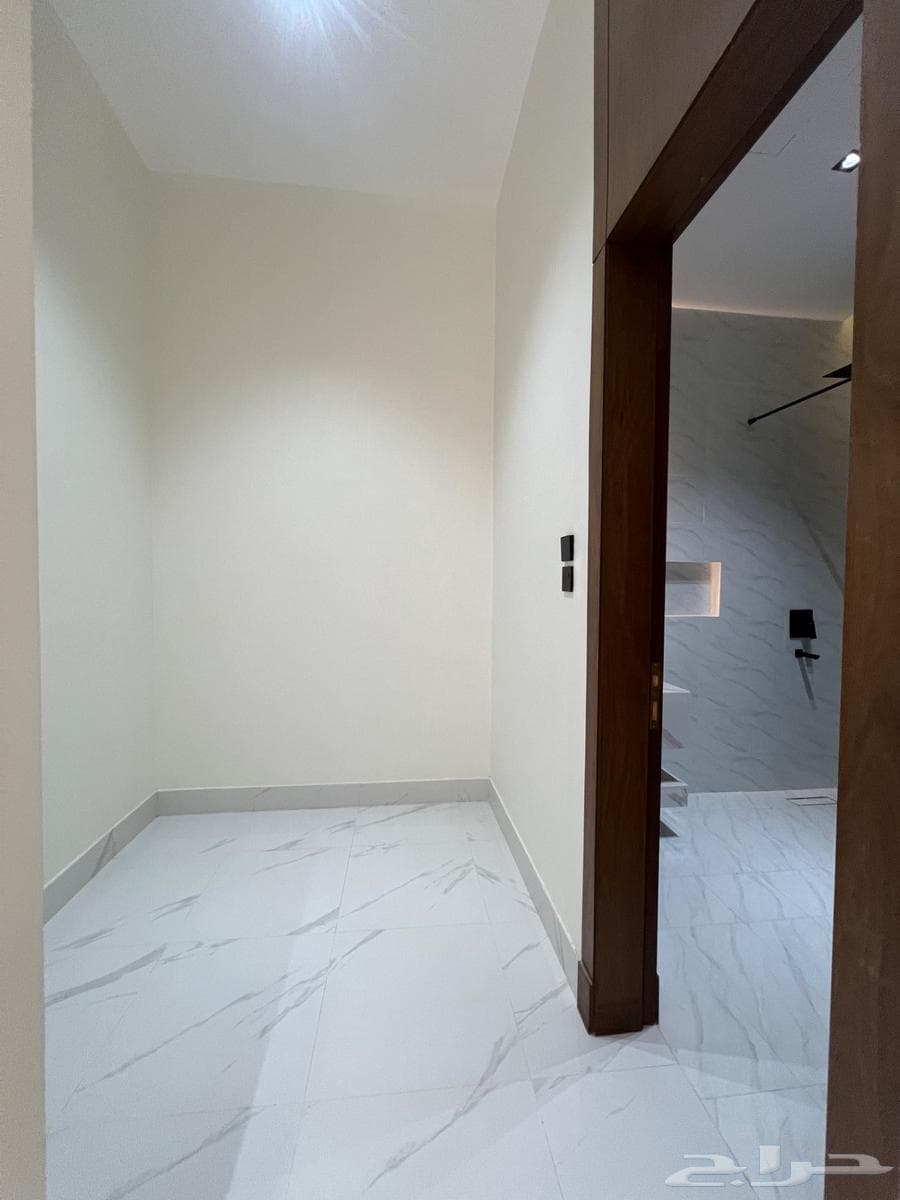 6 bedroom villa in Al Narjis 39