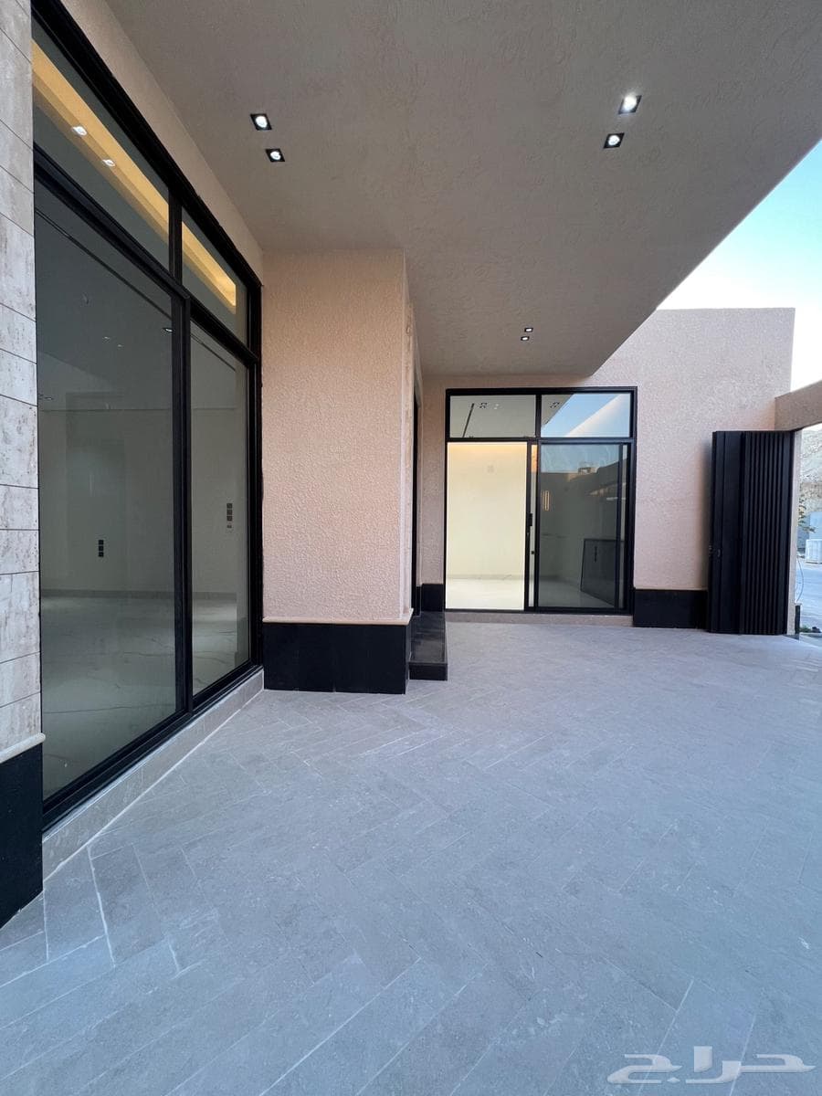 6 bedroom villa in Al Narjis 5