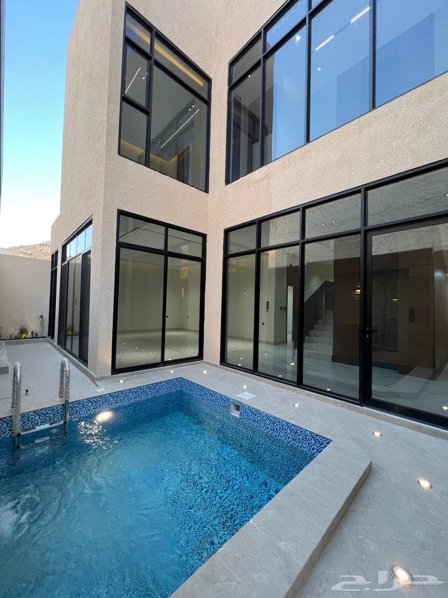 6 bedroom villa in Al Narjis 8