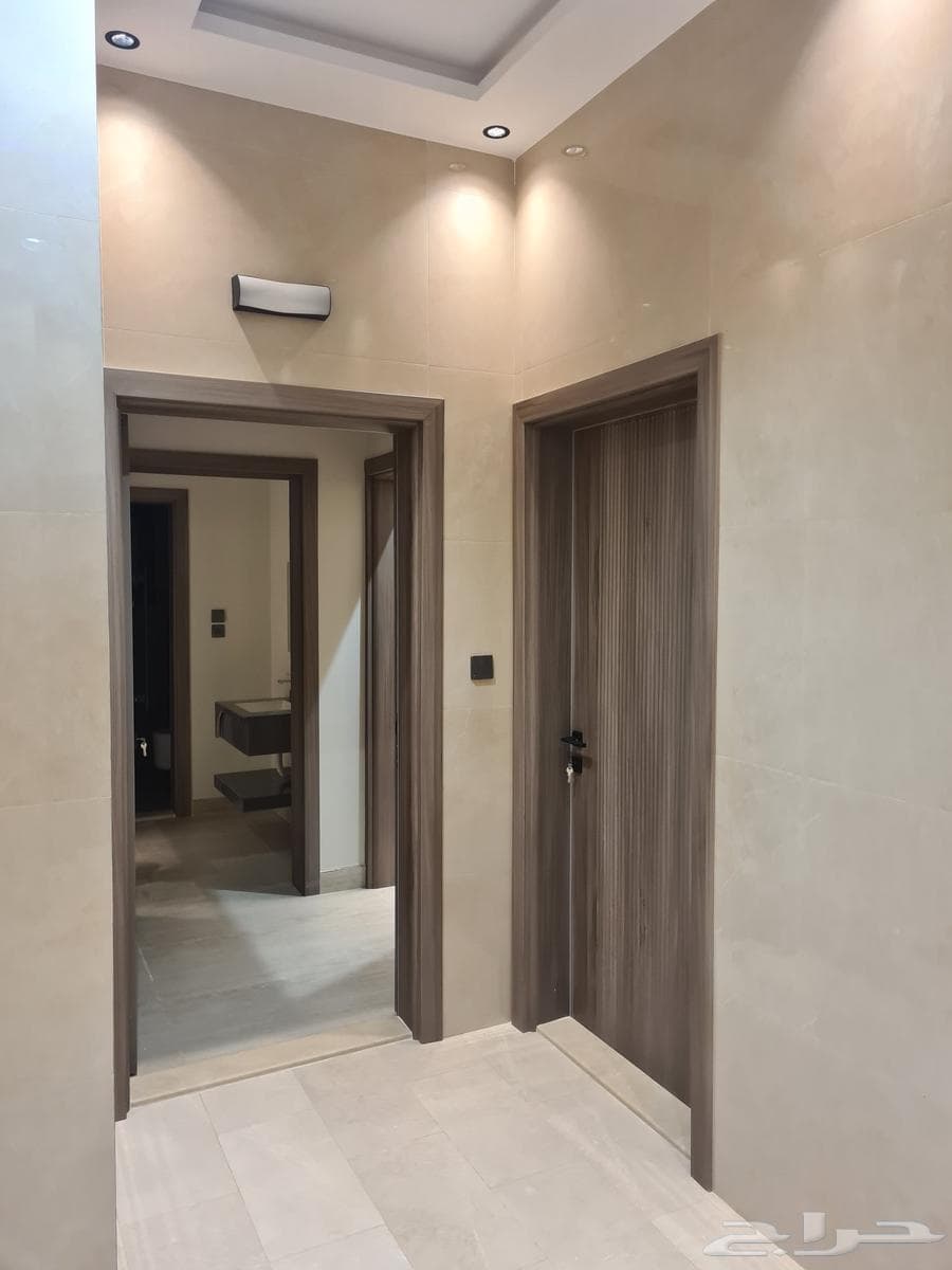 4 bedroom apartment in Az Zomorod 4