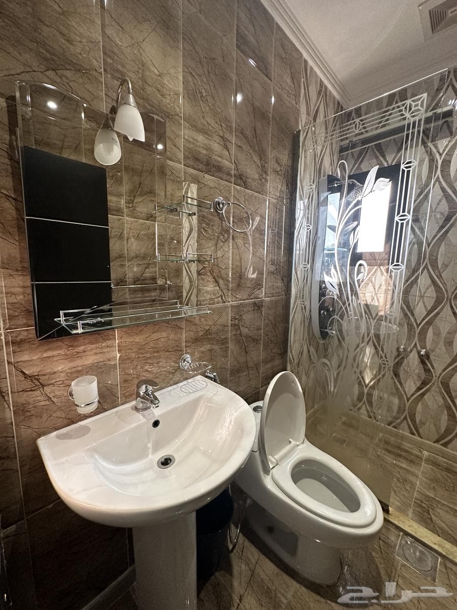 3 bedroom apartment in Al Rawdah 17