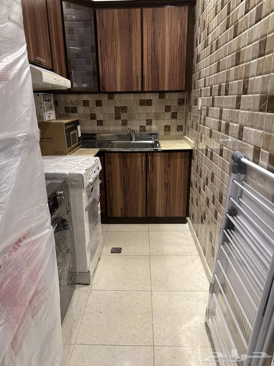 3 bedroom apartment in Al Rawdah 32