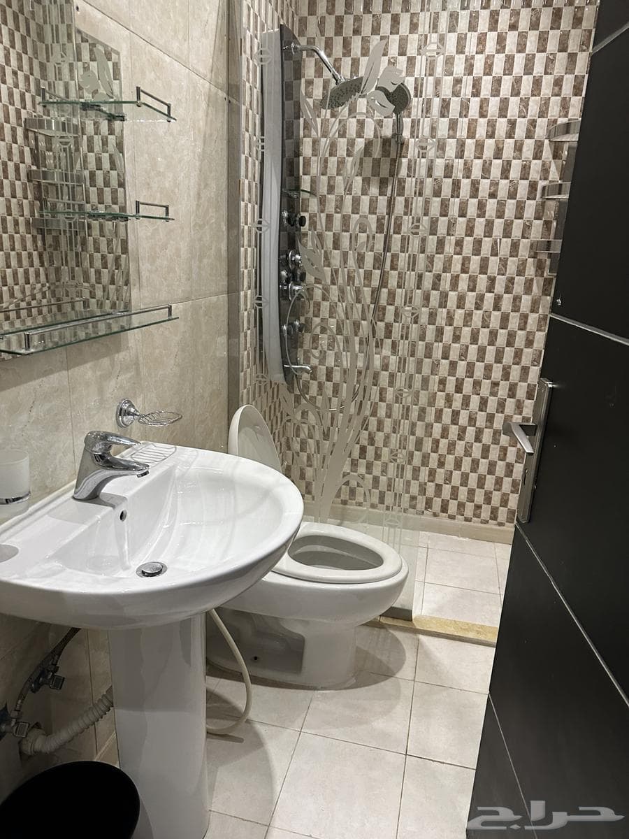 3 bedroom apartment in Al Rawdah 33