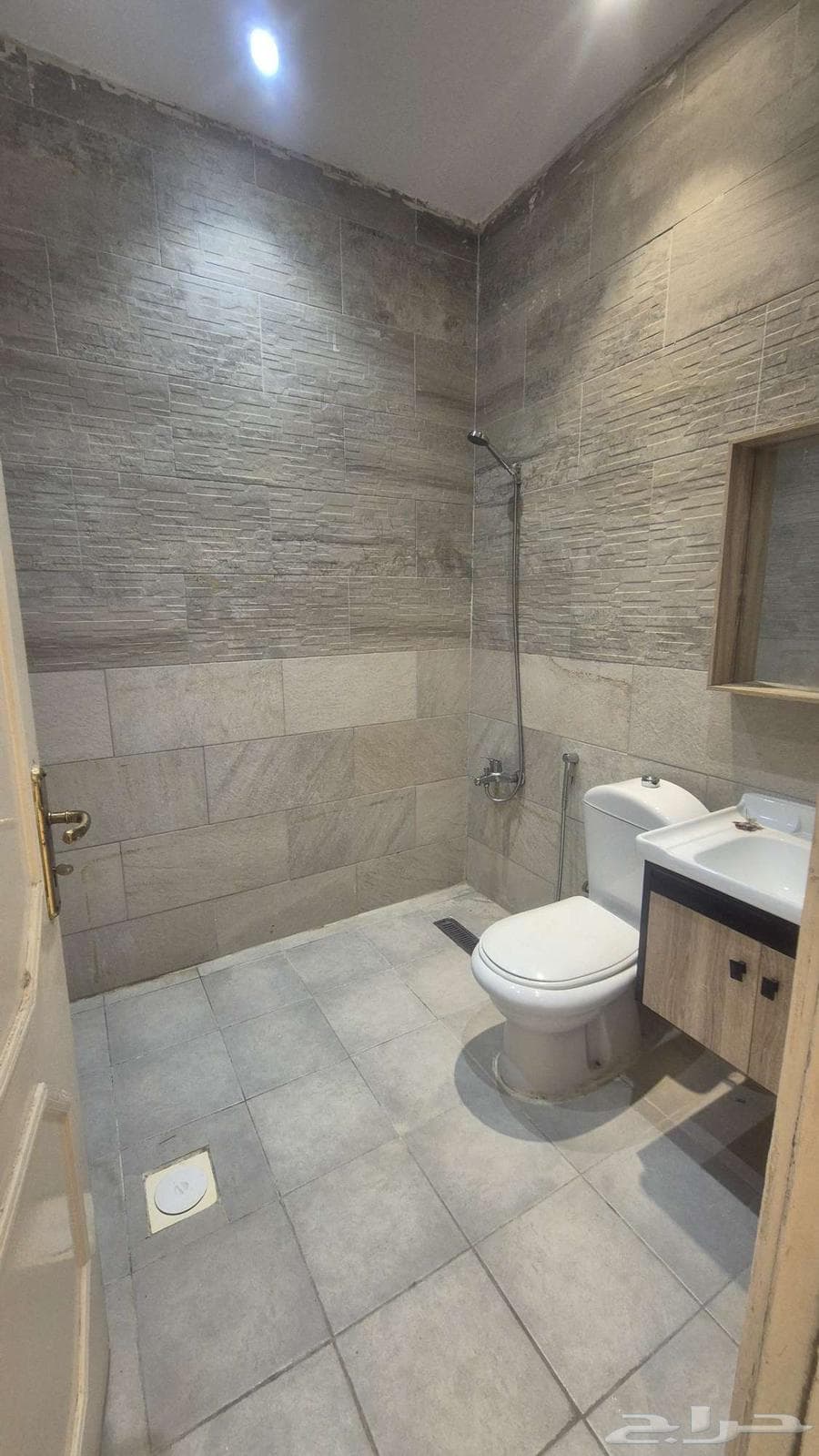 5 bedroom apartment in Al Nuzhah 9