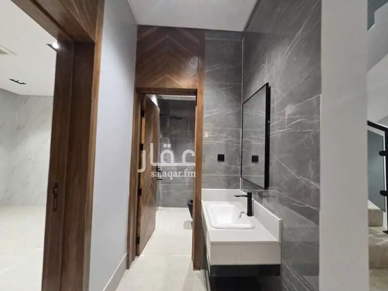 5 bedroom villa in Okaz 9