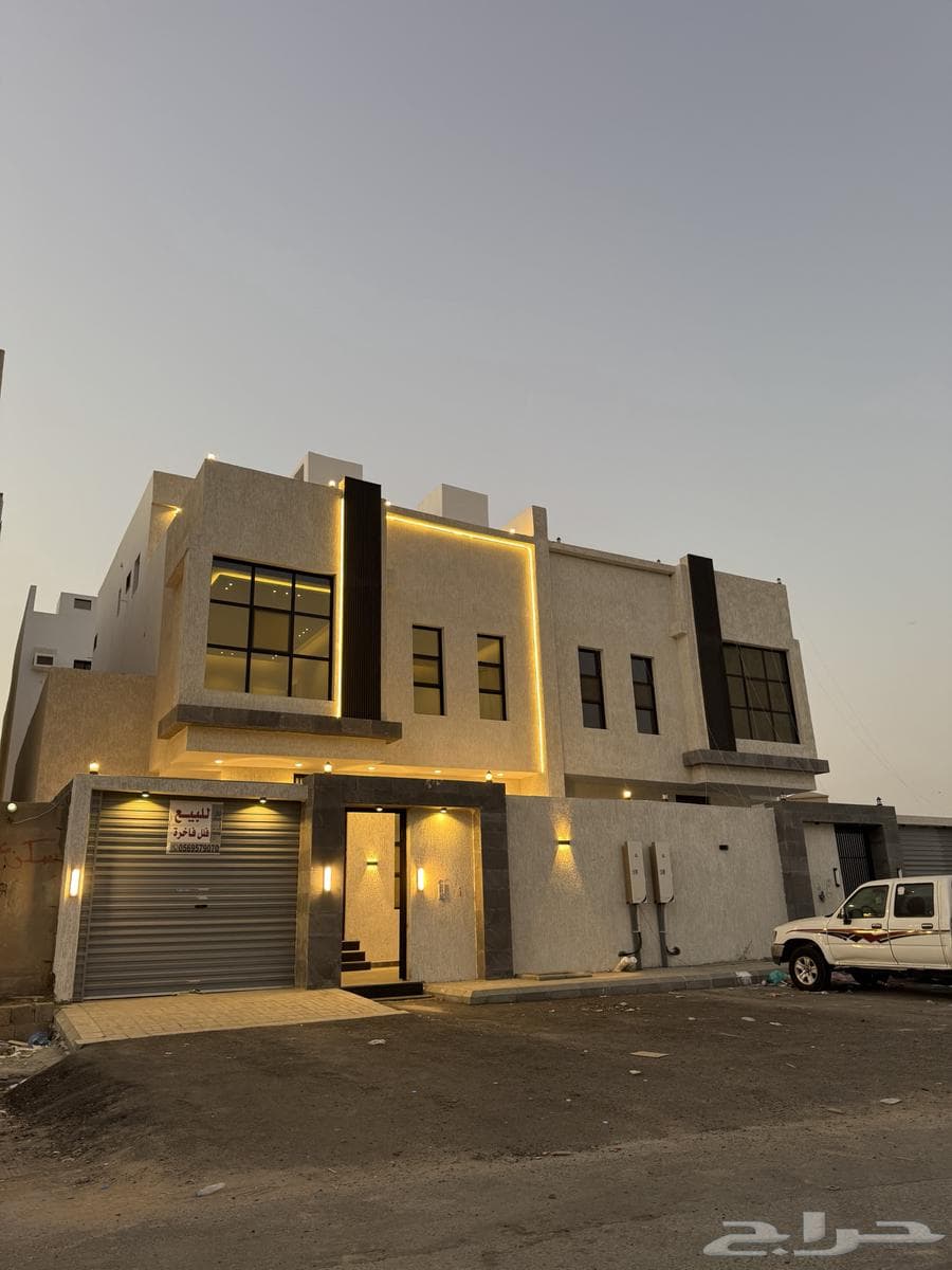 7 bedroom villa in Al Khumrah 1