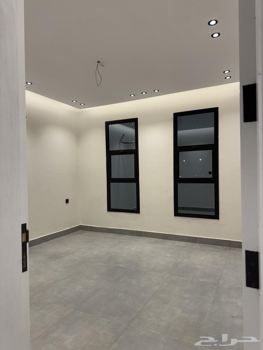 7 bedroom villa in Al Khumrah 12