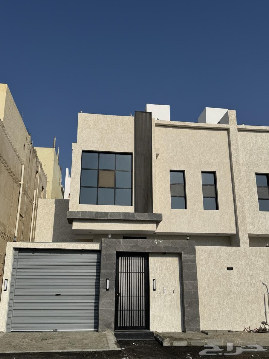 7 bedroom villa in Al Khumrah 13