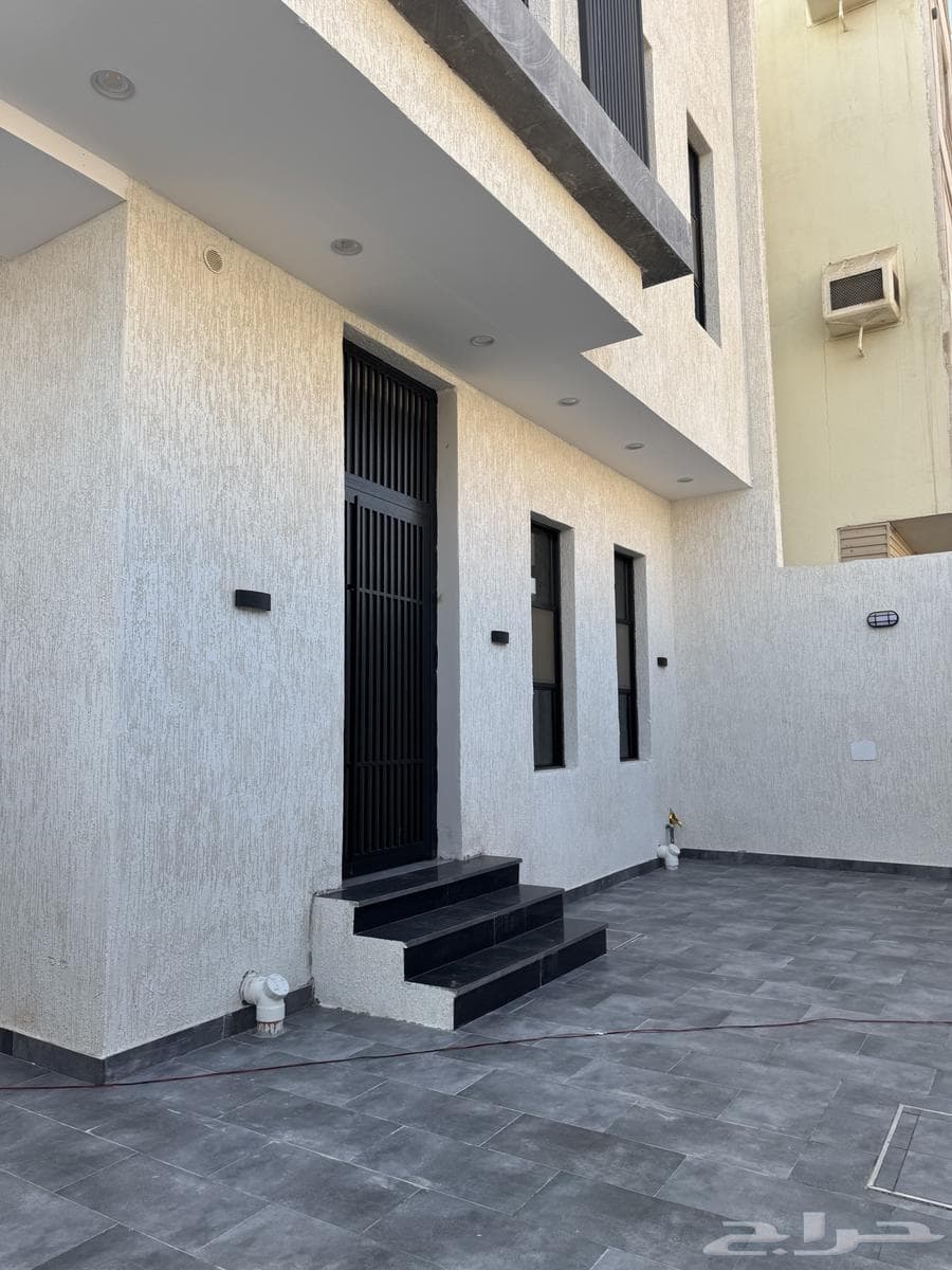 7 bedroom villa in Al Khumrah 17