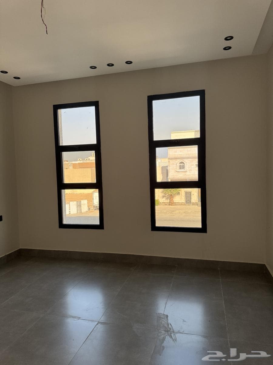 7 bedroom villa in Al Khumrah 20