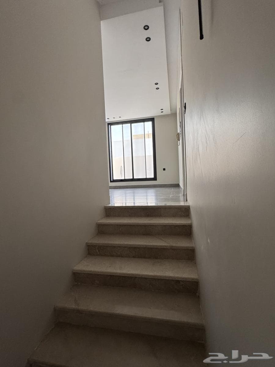 7 bedroom villa in Al Khumrah 21