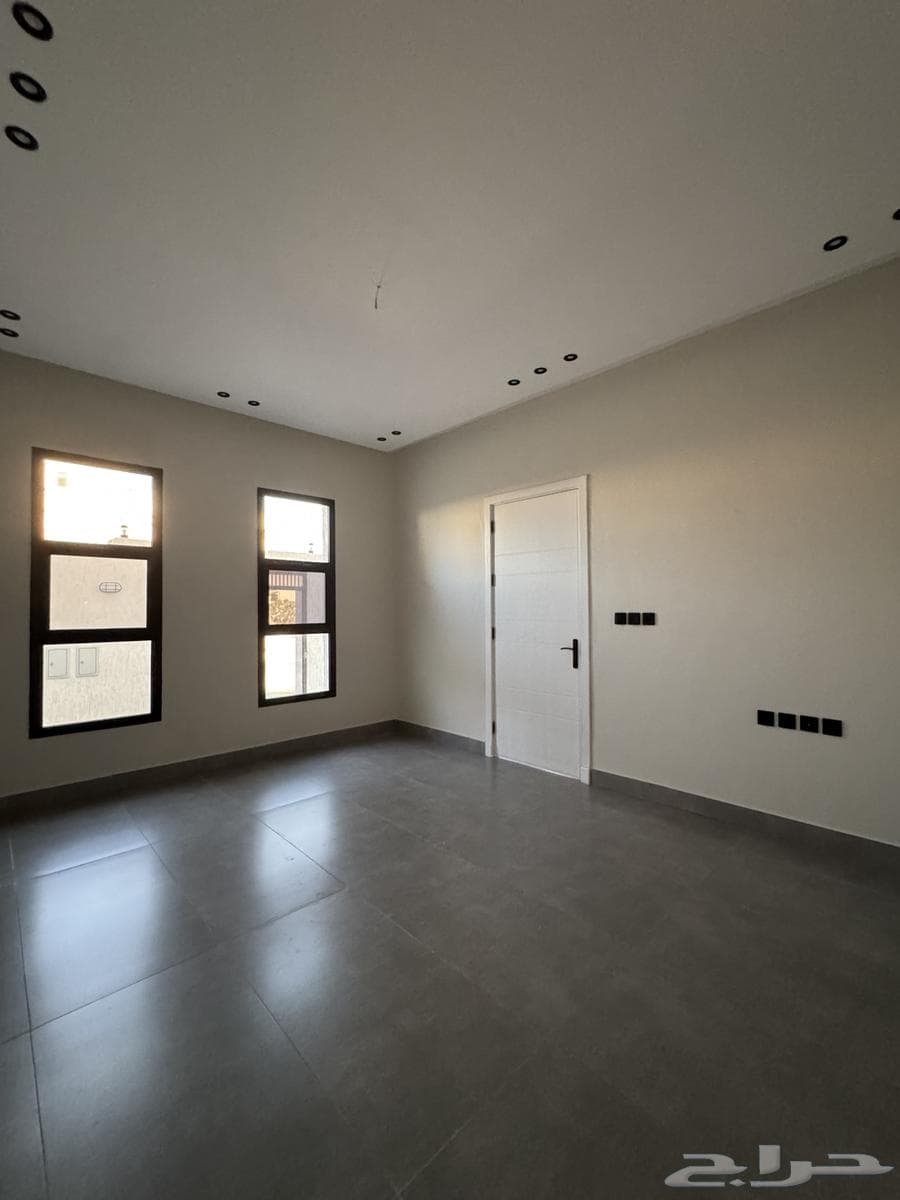 7 bedroom villa in Al Khumrah 22