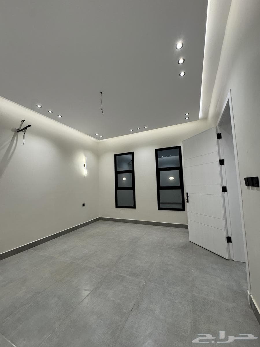 7 bedroom villa in Al Khumrah 5