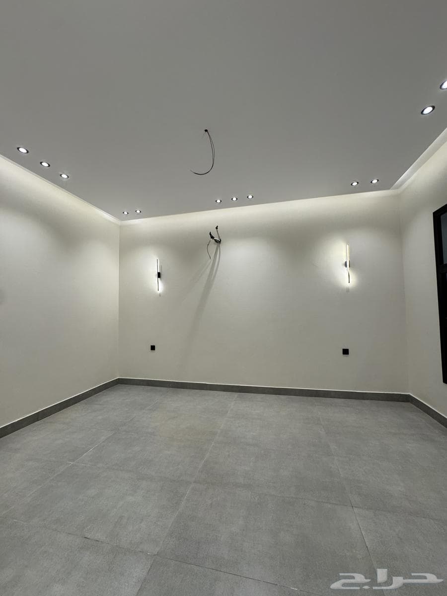 7 bedroom villa in Al Khumrah 6