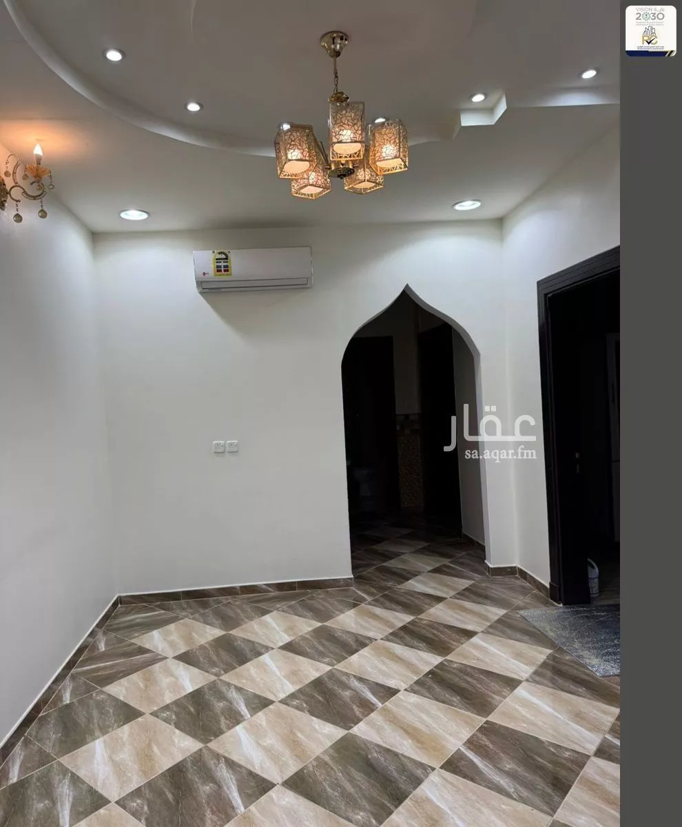 4 bedroom floor in Dhahrat Laban 1