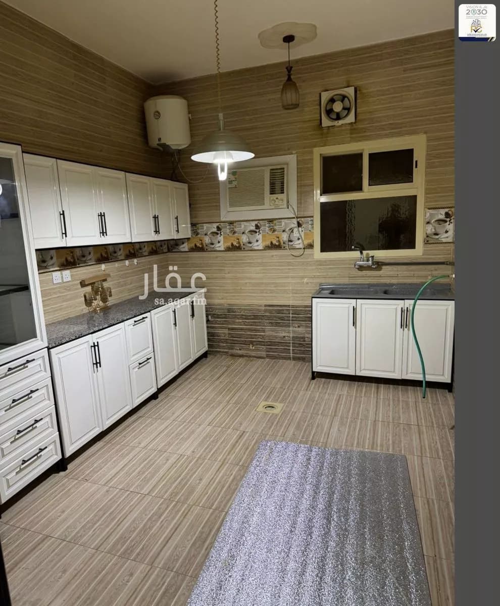 4 bedroom floor in Dhahrat Laban 3