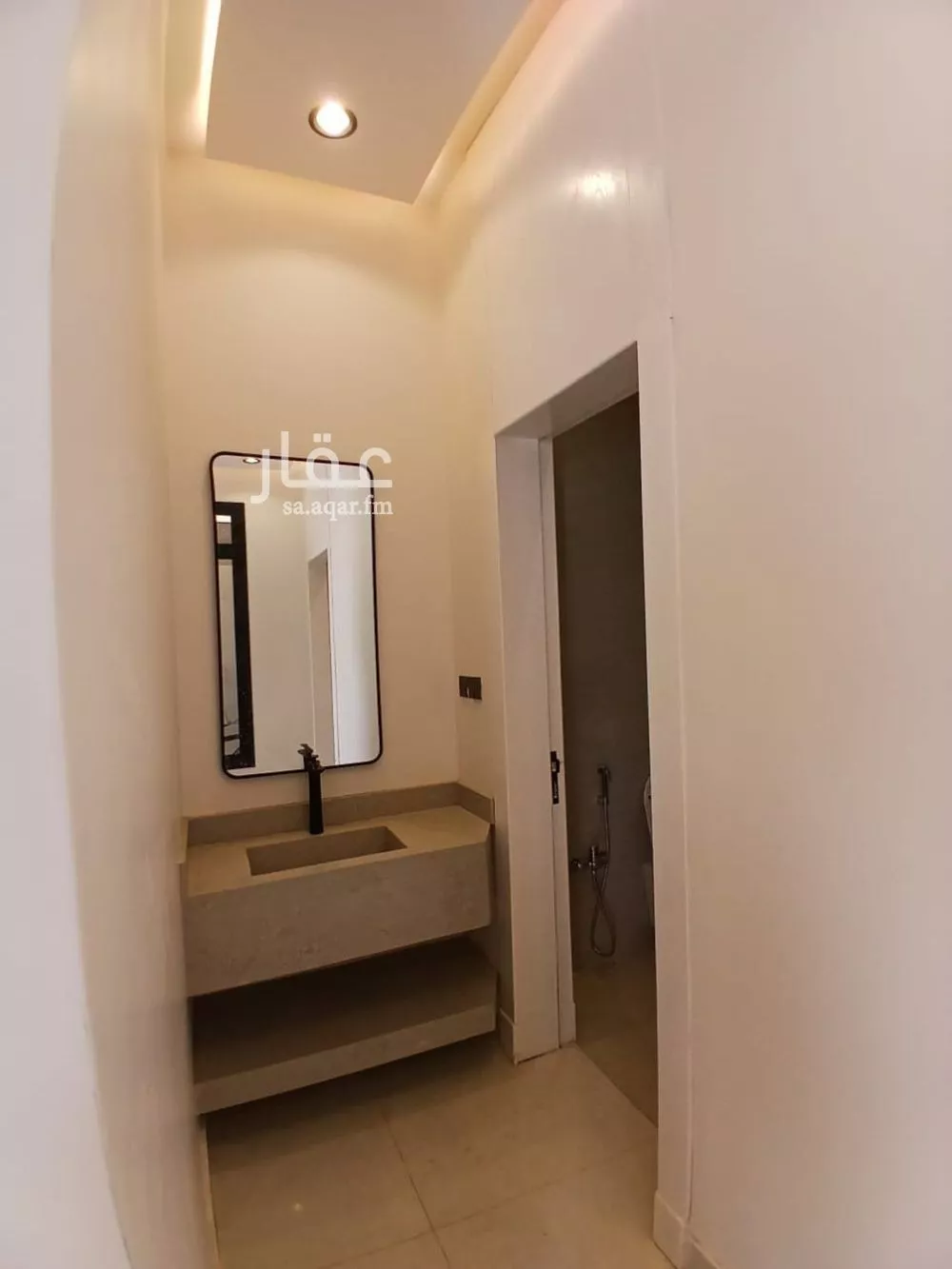 5 bedroom villa in Al Janadriyah 15