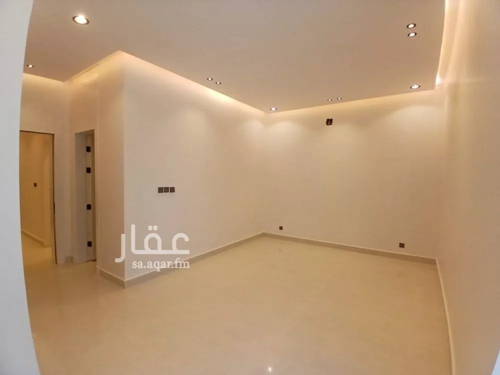 5 bedroom villa in Al Janadriyah 7