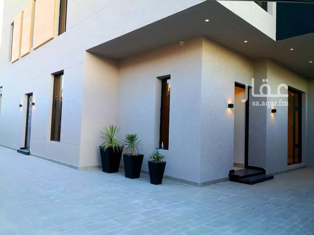 5 bedroom villa in Al Aridh 3