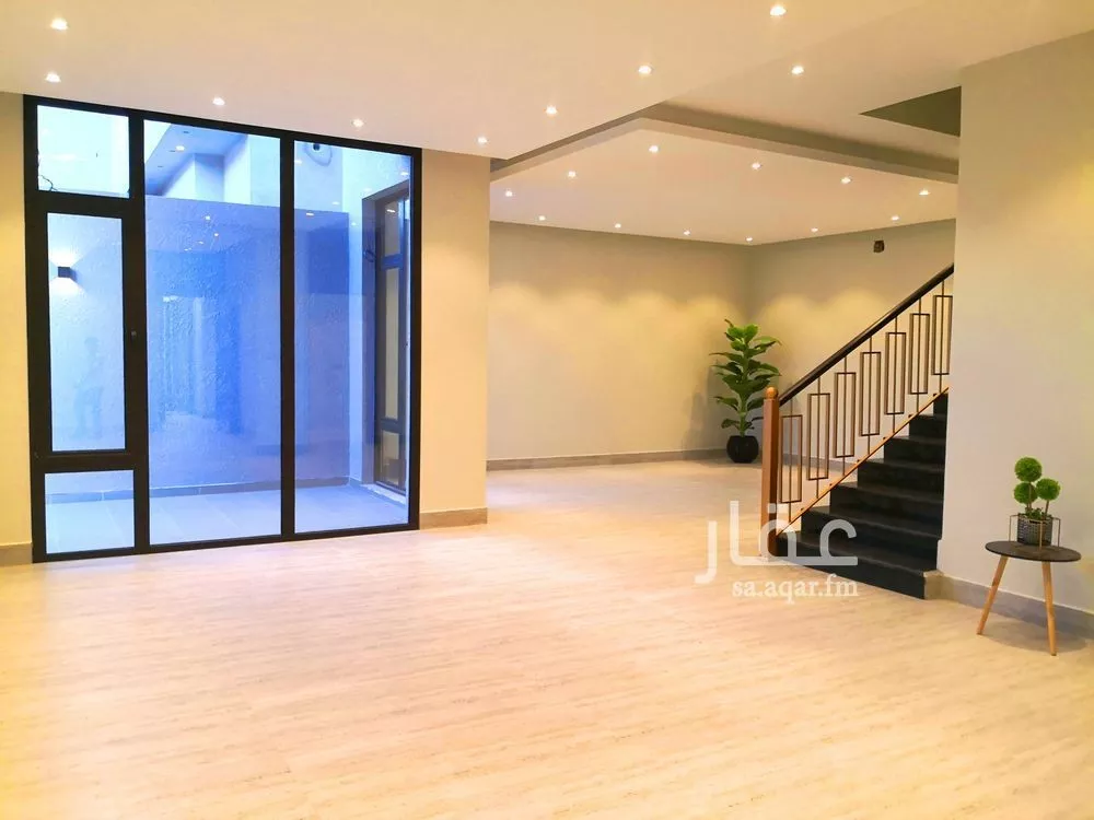5 bedroom villa in Al Aridh 5