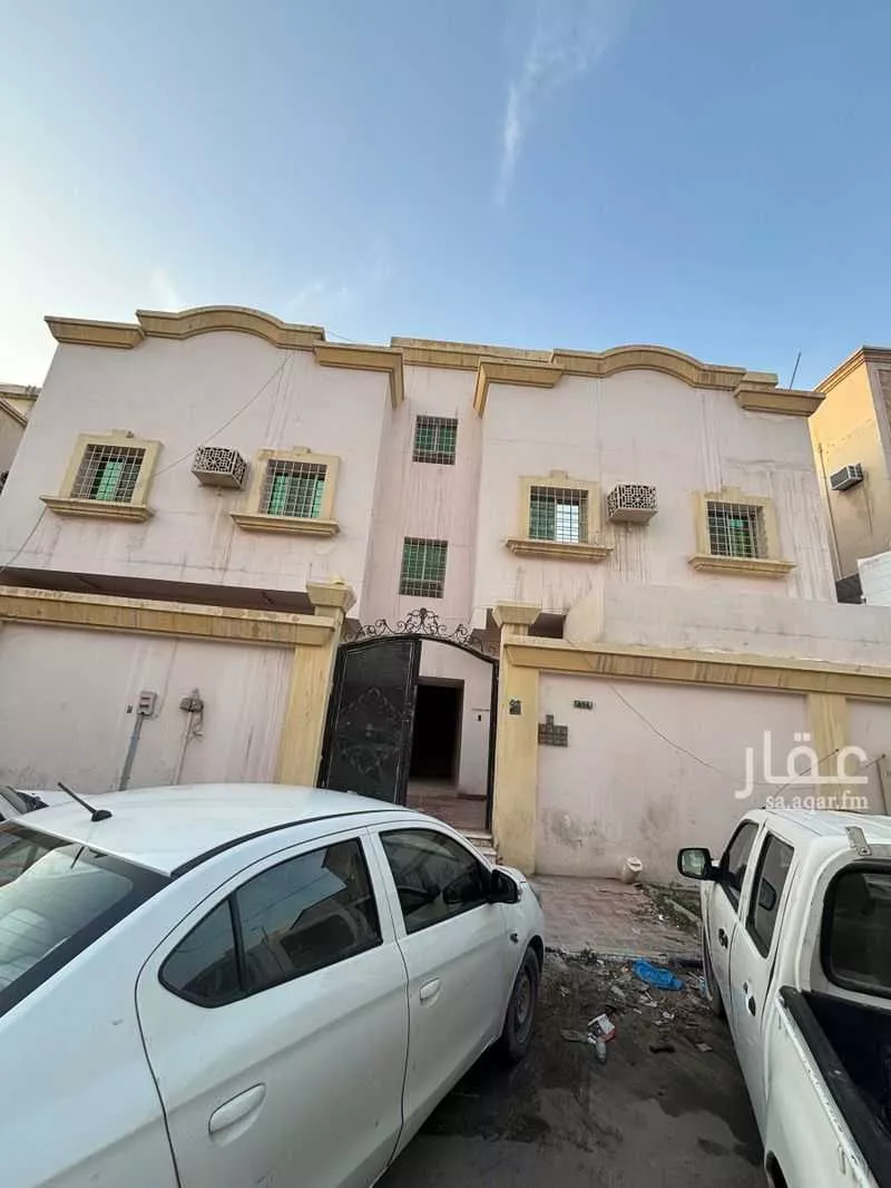 400 sqm building in Al Dabab 6