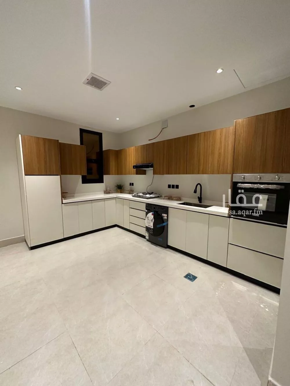 3 bedroom apartment in Al Hazm 10