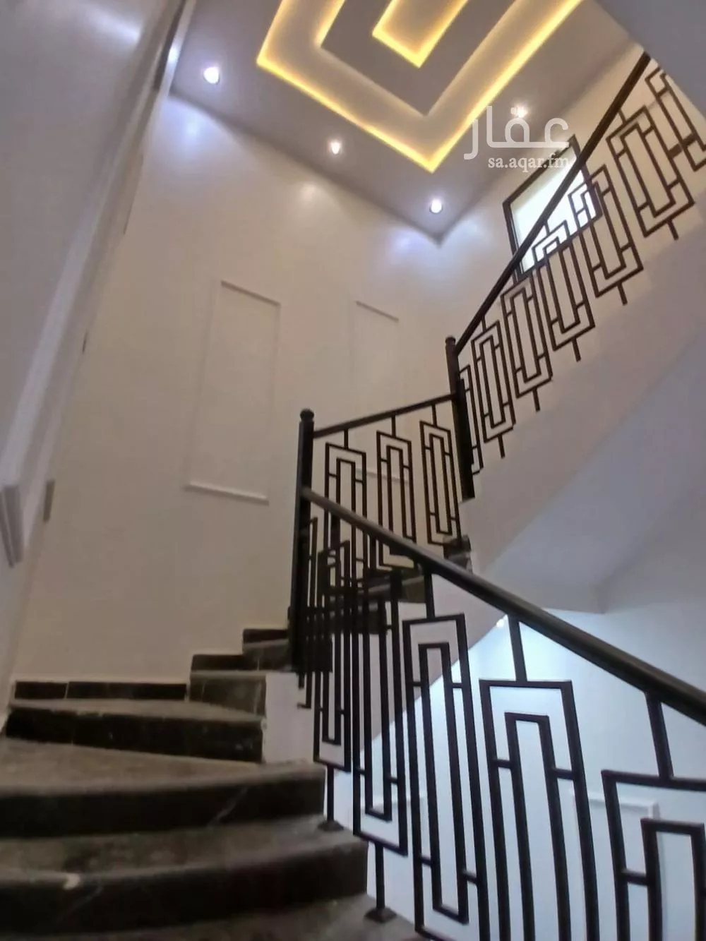 7 bedroom villa in Al Janadriyah 22