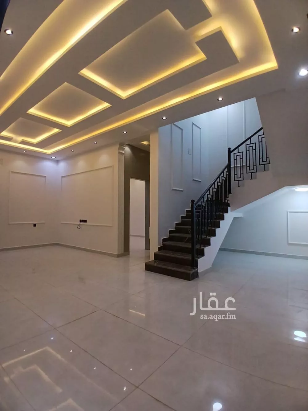 7 bedroom villa in Al Janadriyah 4