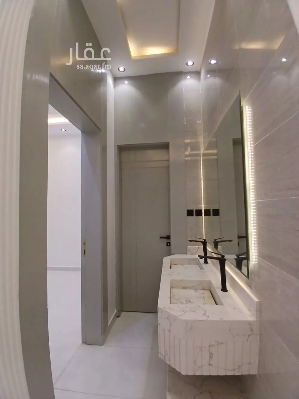 7 bedroom villa in Al Janadriyah 6