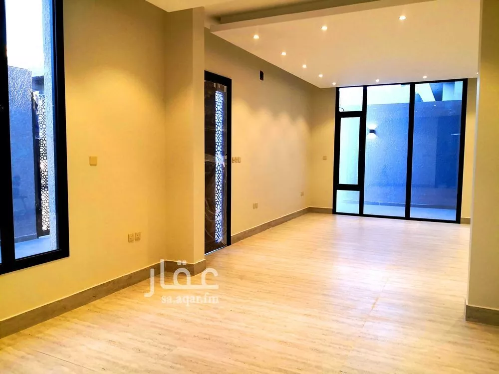 5 bedroom villa in Al Aridh 8