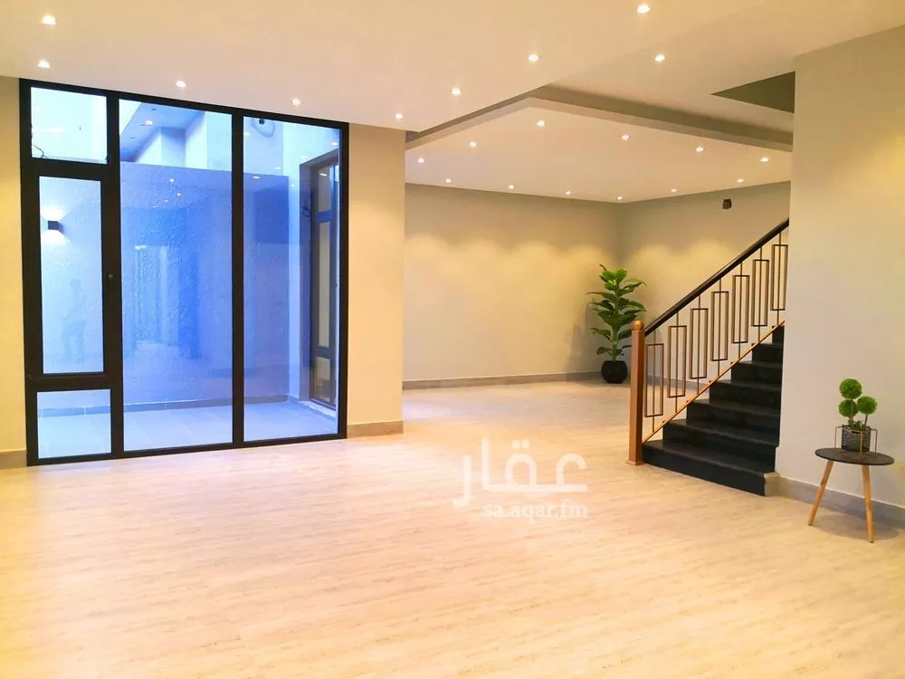 5 bedroom villa in Al Aridh 10
