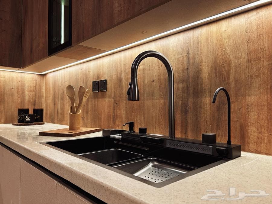 7 bedroom villa in Al Sadd 12