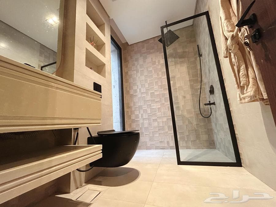 7 bedroom villa in Al Sadd 18