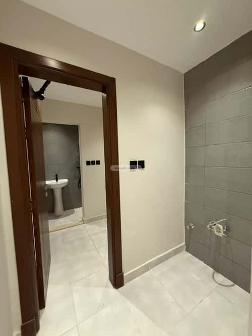 5 bedroom apartment in Al Zahra 13