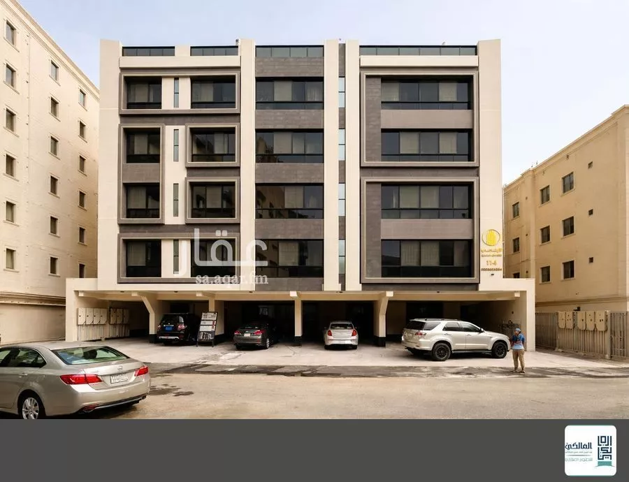4 bedroom apartment in Al Rawdah 1