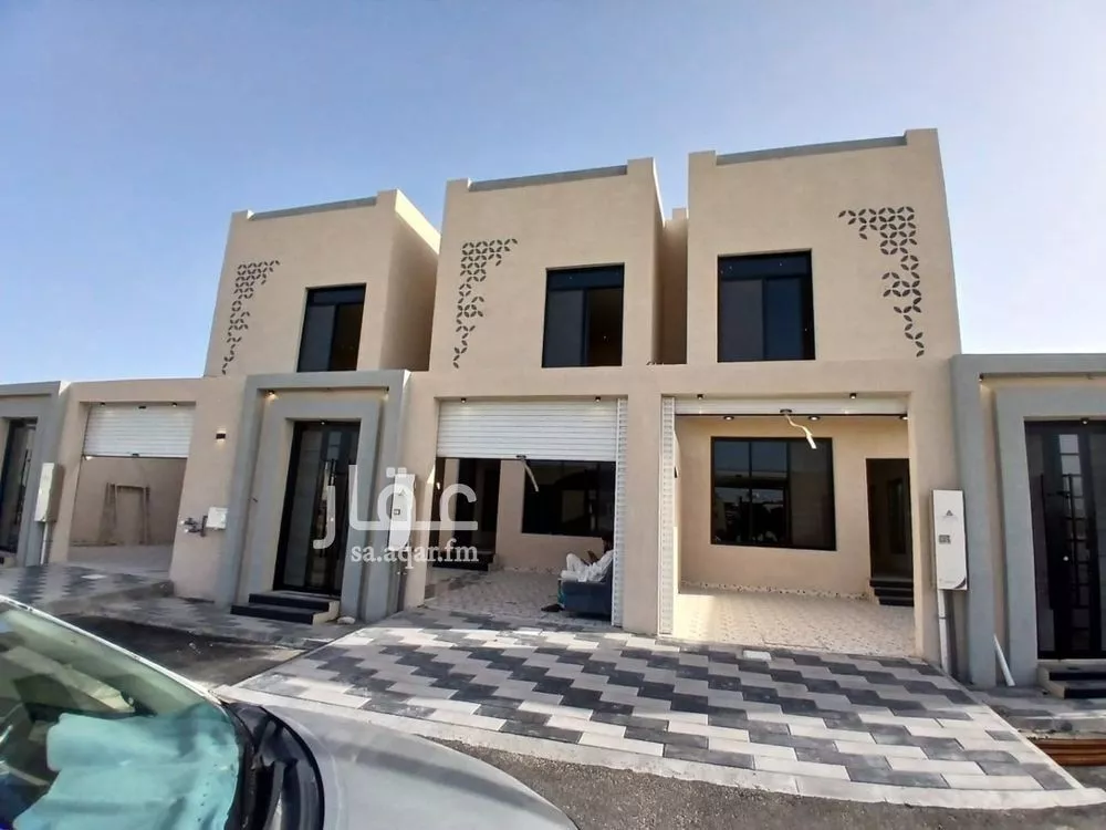 8 bedroom villa in Al Amwaj 2