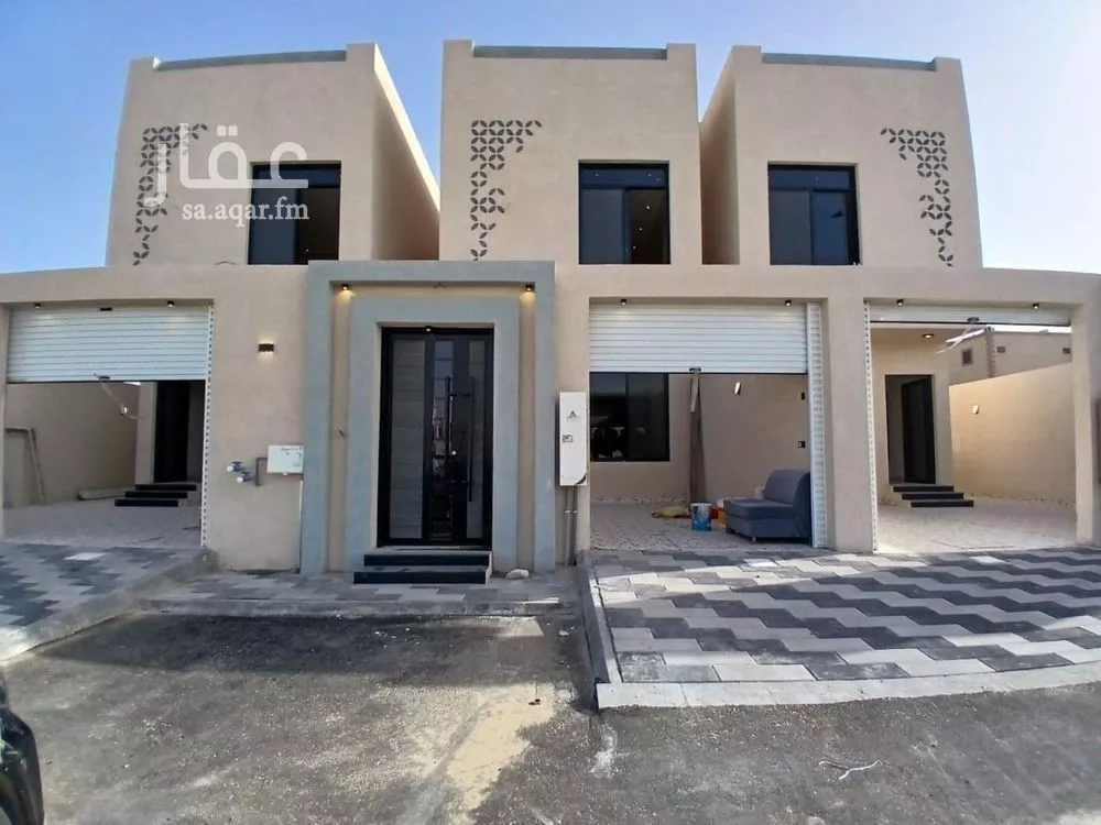 8 bedroom villa in Al Amwaj 3