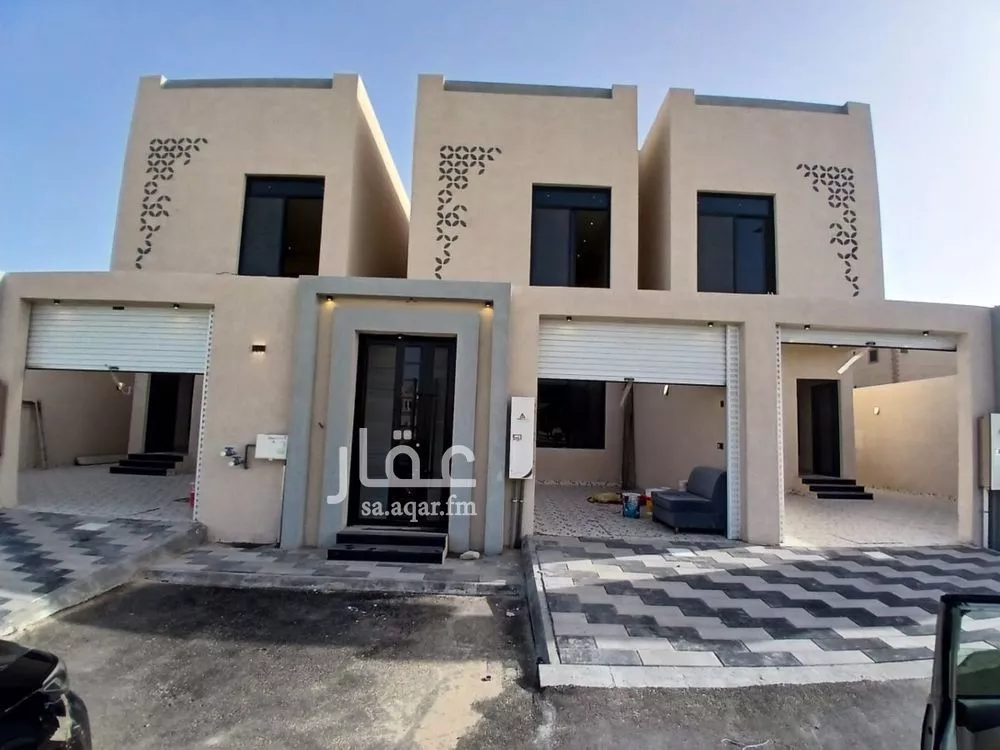 8 bedroom villa in Al Amwaj 1