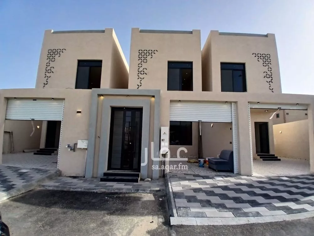 8 bedroom villa in Al Amwaj 4